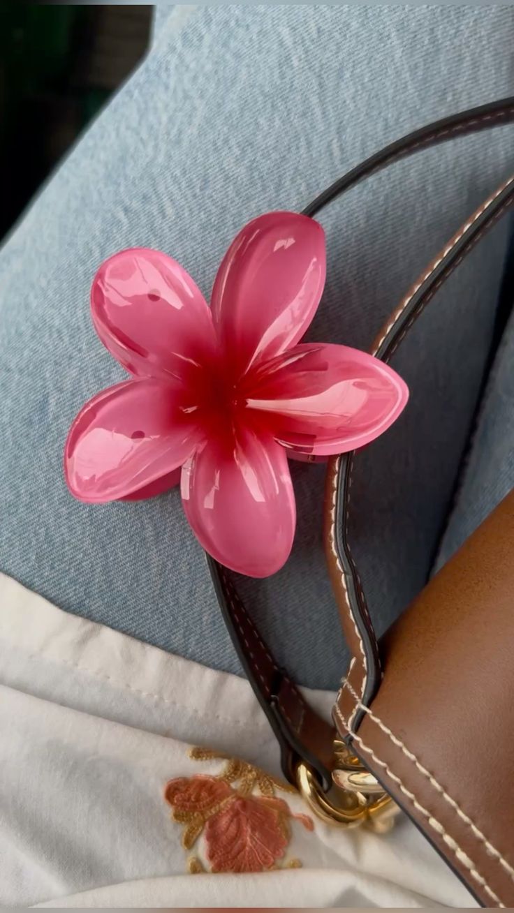 Serraw Pink Hawaiian Flower Hair Clip - Vibrant Floral Style