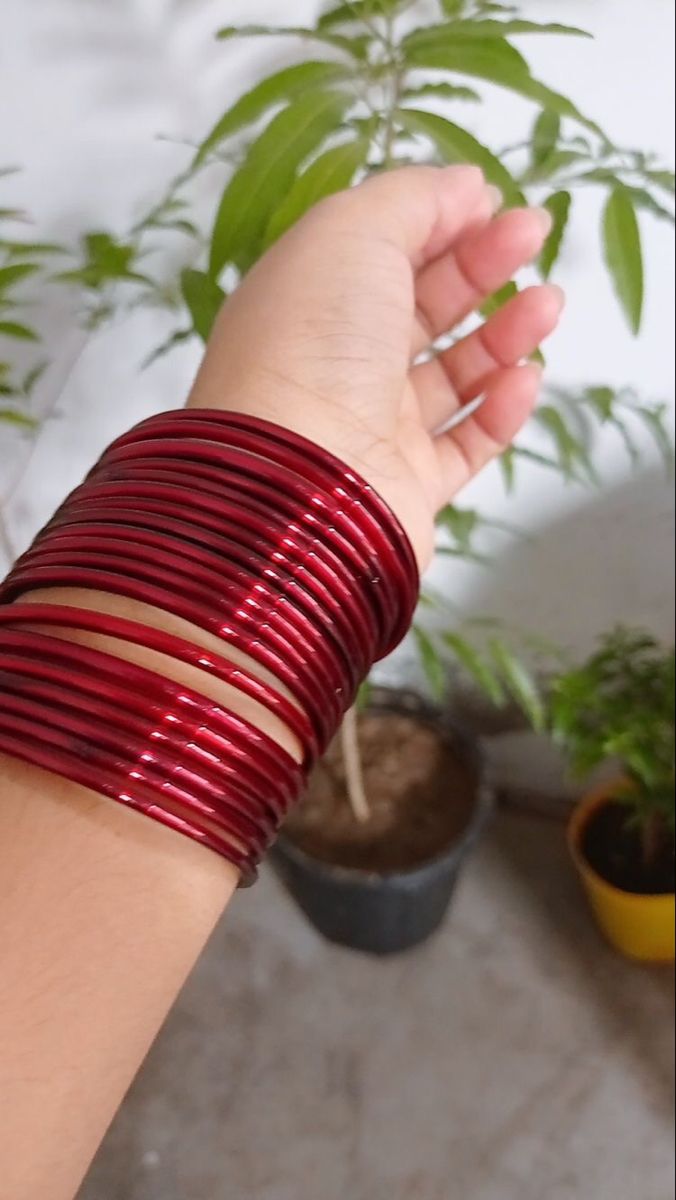Serraw glass bangles set of 12 (red)