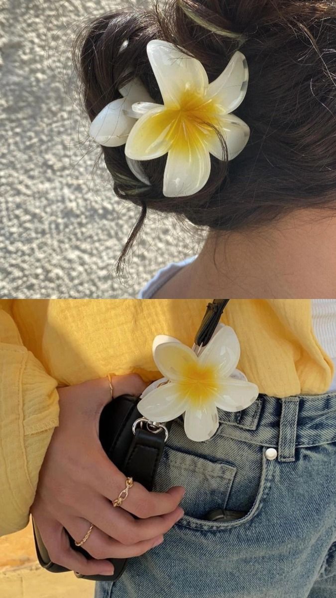 Serraw White flower clip large