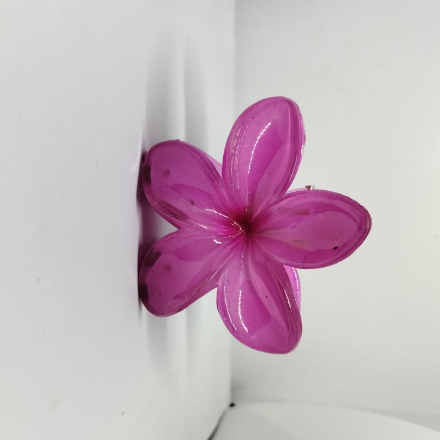 Serraw pink Hawaiian flower hair clip shaped like a vibrant tropical flower accessory