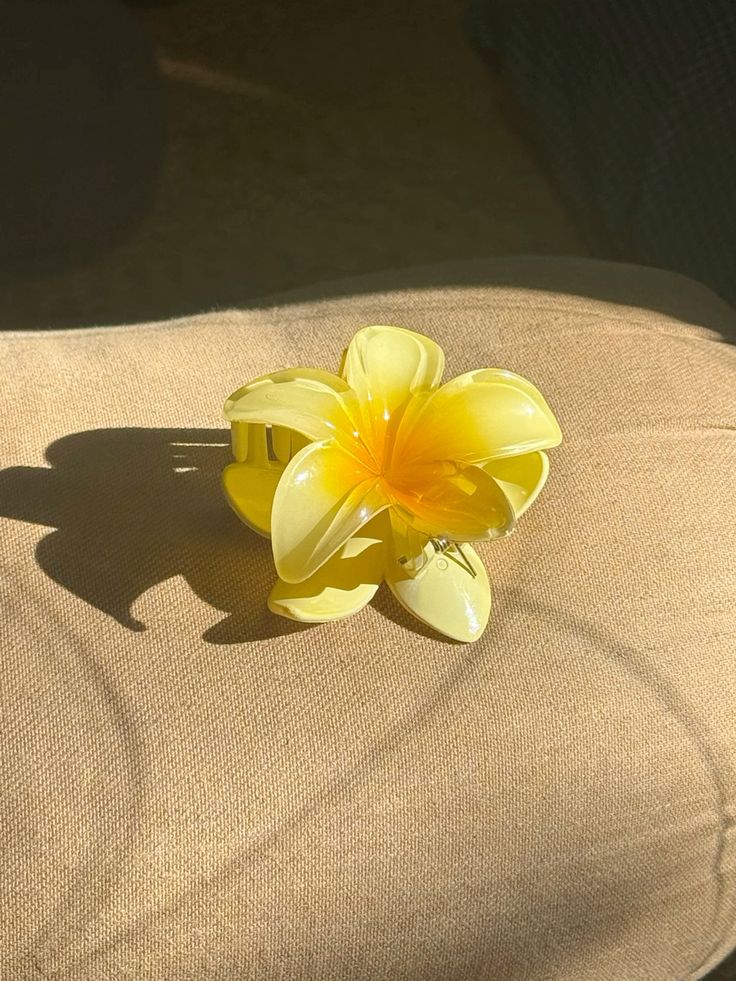 Serraw Yellow Flower Hair Clip-large